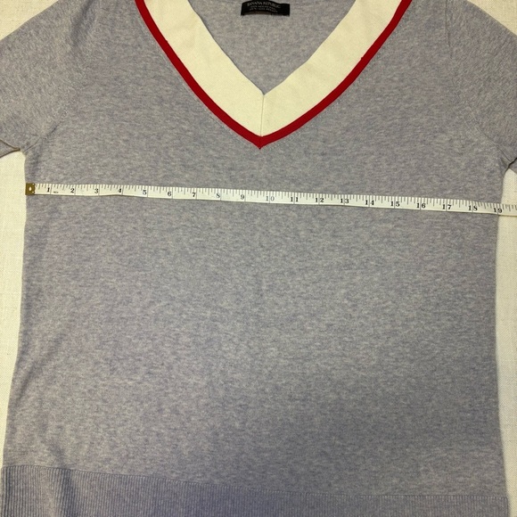 3/$30 Banana Republic Women’s Med (Estimated) 100% Merino Wool Varsity V-Neck - Picture 5 of 8